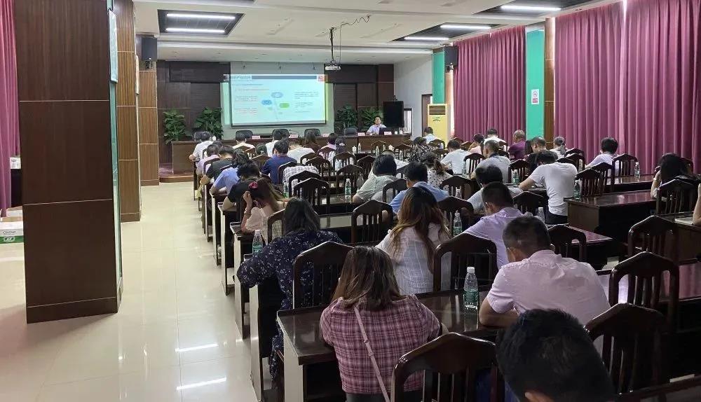 中都国脉出席“龙南县知识产权服务万里行”活(图1) 中都国脉出席“龙南县知识产权服务万里行”活(图1)