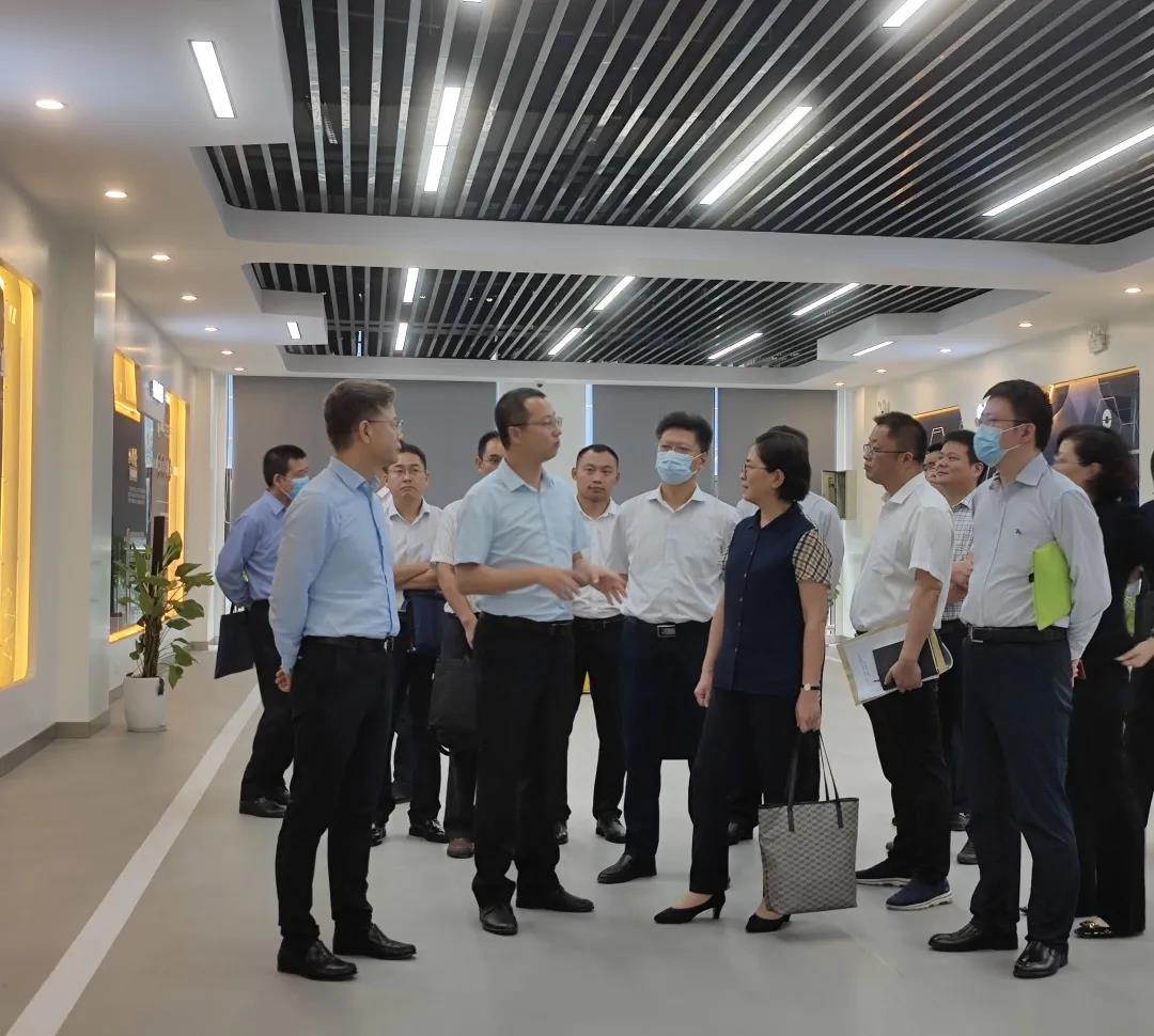 江苏省知识产权局局长支苏平一行至平台考察调(图2) 江苏省知识产权局局长支苏平一行至平台考察调(图2)